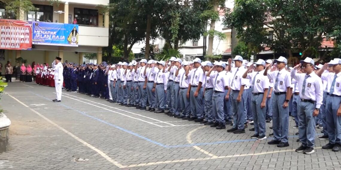 MPLS SMA Brawijaya Smart School Tekankan Disiplin Siswa