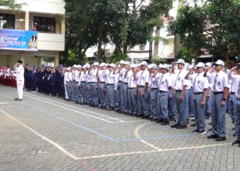 MPLS SMA Brawijaya Smart School Tekankan Disiplin Siswa