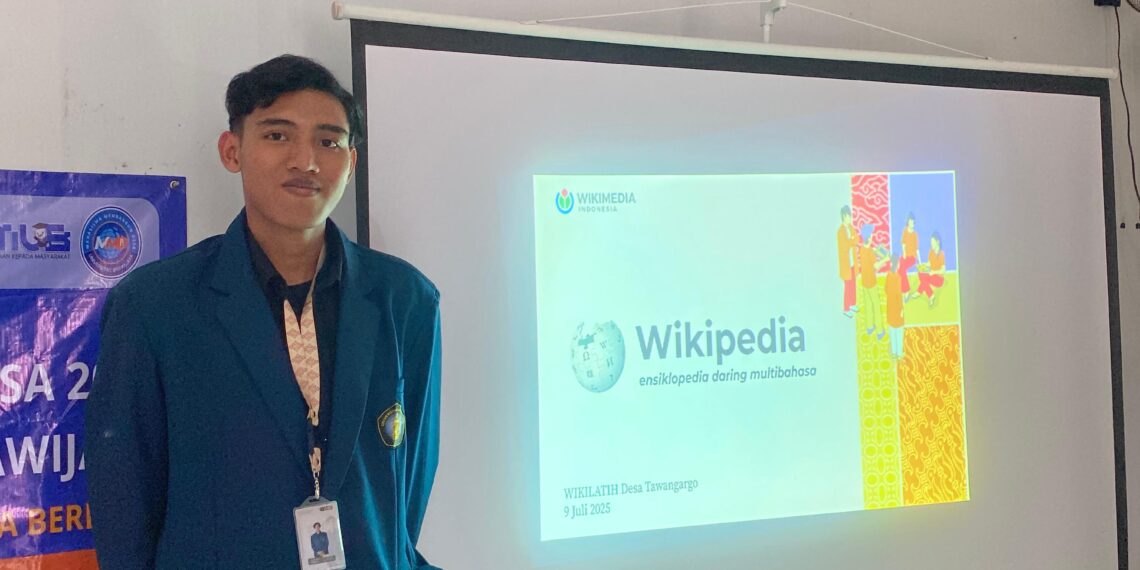 MMD UB Latih Perangkat Desa Tawangargo Kelola Informasi Digital