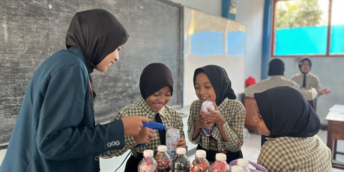 MMD UB Gagas Edukasi Sampah Kreatif Lewat Program EcoCraft