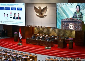 Menkeu & BI Laporkan Ekonomi Tumbuh di Tengah Badai