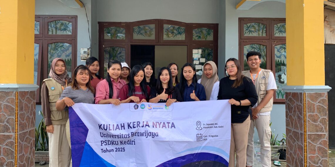 Mahasiswa PSDKU UB Kediri Ubah Limbah Kulit Nanas Jadi Sabun