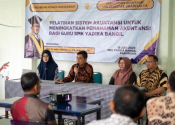 Tim PKM Akuntansi UB Tingkatkan Pemahaman Akuntansi Guru SMK Yadika Bangil