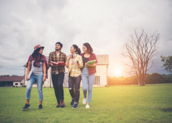 Overthinking & Homesick: Kenapa Mahasiswa Baru Perlu Jaga Kesehatan Mental?