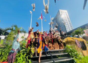 Pelepasan 300 Merpati Tandai Upacara HUT RI ke-80 Grand Mercure Malang Mirama