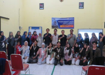 Mahasiswa UB Edukasi Warga Dalam Mengolah Sampah