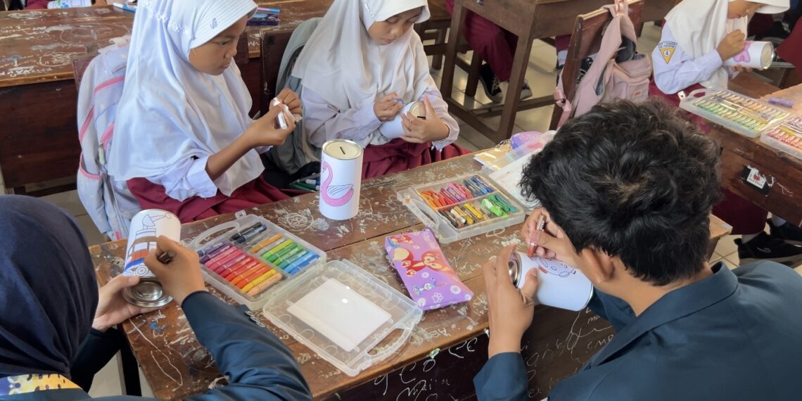Siswa Desa Ngebruk Belajar Menabung untuk Masa Depan
