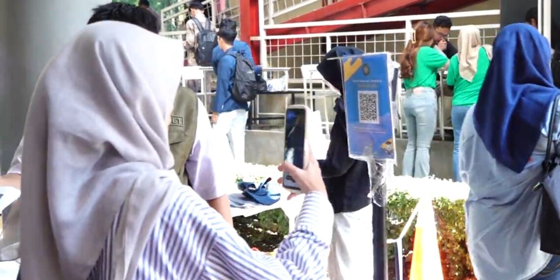 17 Ribu Mahasiswa Baru UB Ambil Almamater dan KTM Secara Terjadwal