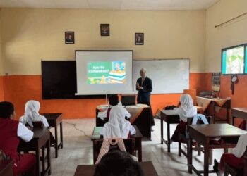 KOMPAK, Cara Seru Siswa Belajar Public Speaking