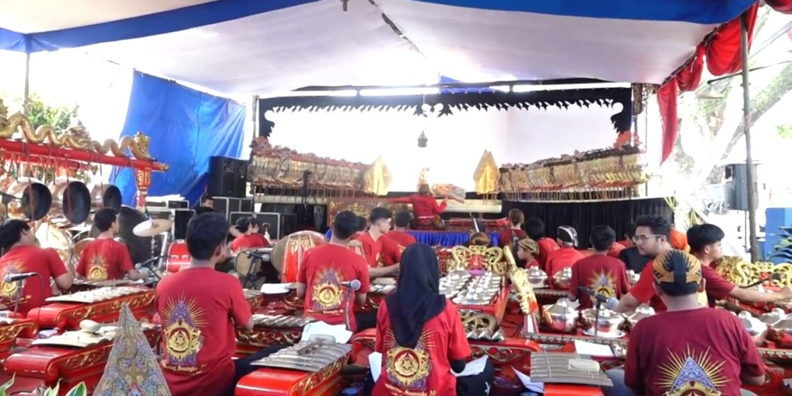 Pentas Wayang Kulit di Bunulrejo, Meriahkan Budaya dan Kemerdekaan