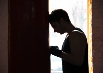 Pertolongan Pertama Saat Orang Terdekat Berisiko Bunuh Diri