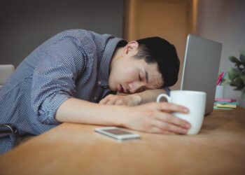 Sudah Tidur 8 Jam tapi Masih Lemas? Ini Penyebabnya!