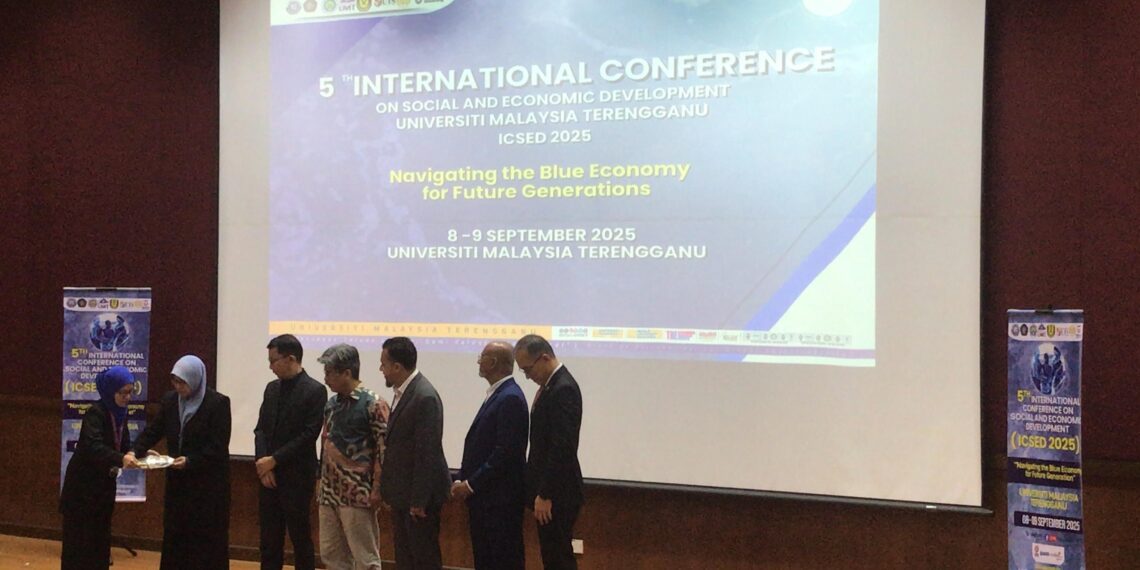 Dosen Ilmu Ekonomi UB Berpartisipasi dalam Joint Conference ICSED 2025 di UMT Malaysia, Bahas Isu Blue Economy dan Ketimpangan Global South