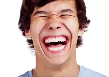 Ketawa Karier, Lelucon Palsu yang Melelahkan