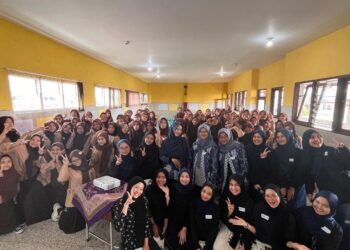 Love Yourself, Protect Yourself: Edukasi Kesehatan Reproduksi untuk Remaja Putri di Malang