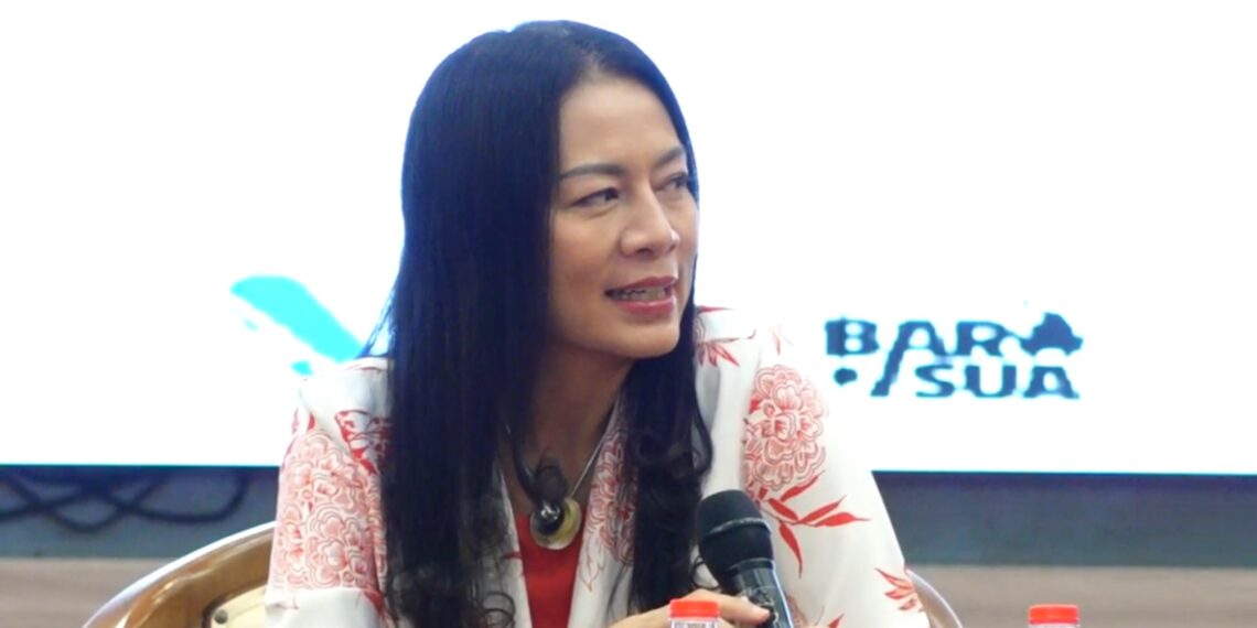 Dee Lestari: Menulis Bukan Soal Bakat, tapi Keberanian Menyelesaikan