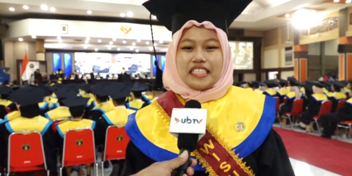 Sri Puji Lestari Raih Wisudawan Terbaik S2 Matematika