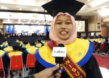 Sri Puji Lestari Raih Wisudawan Terbaik S2 Matematika