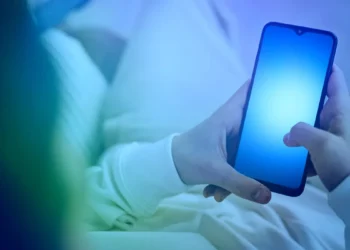 Sinar Biru atau Blue Light Filter Smartphone Bukan Biang Insomnia