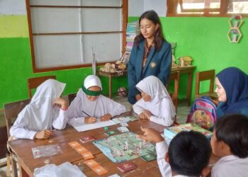 Inclusive Journey: Board Game Psikologi UB untuk Sekolah Ramah Disabilitas