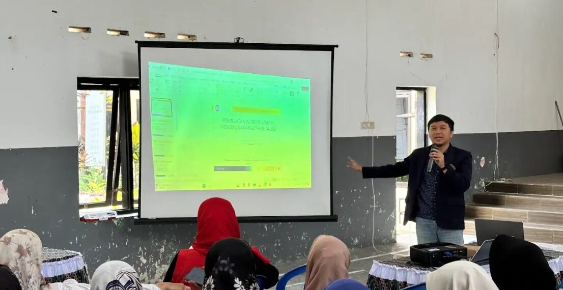 Digitalisasi Bisnis Akar Rumput, Dosen FEB UB Latih UMKM Desa Klampok Rancang Website