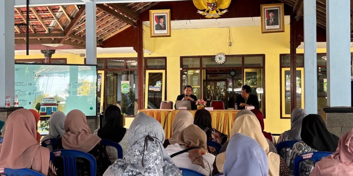 FEB UB Latih SDM Bumdes, UMKM dan Koperasi Perkuat Desa Wisata Sengguruh