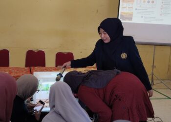 FEB UB Dorong UMKM Desa Purwoasri Melek Digital