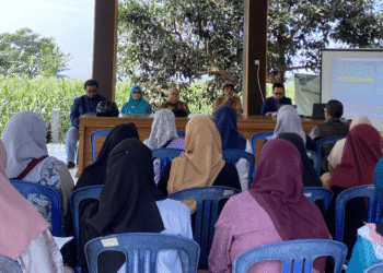 Dosen FEB UB Dampingi UMKM Desa Gunungrejo Kuasai Strategi Pemasaran Digital Melalui  Marketplace 