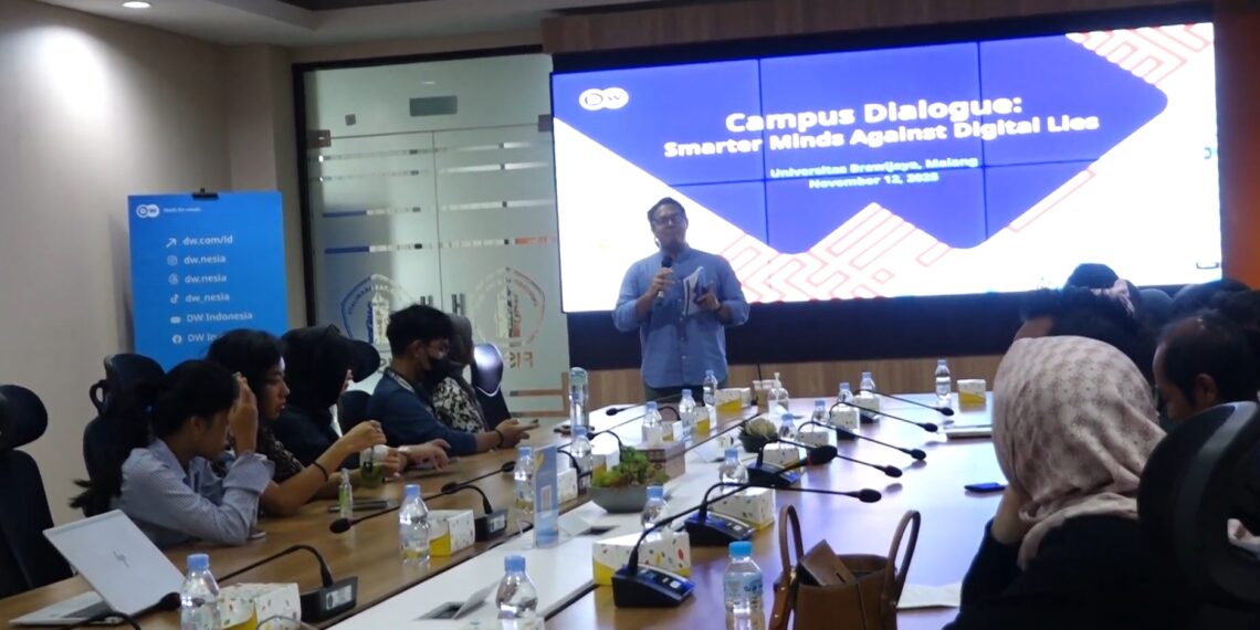 AI Melesat, Literasi Digital Tertinggal: DW Indonesia Gandeng UB Bangun Kesadaran Literasi