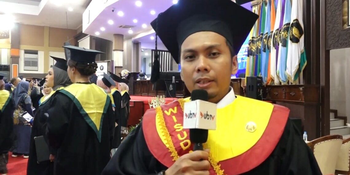 UB Wisuda Deddy Susilardi, Auditor BPKP Raih Predikat Wisudawan Terbaik