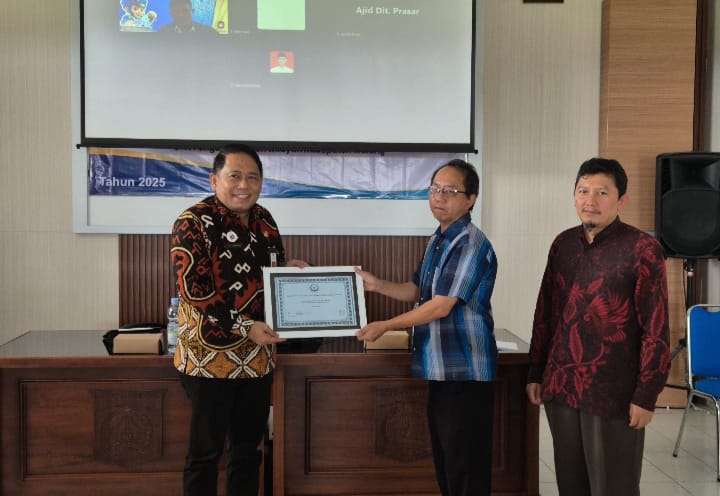 Tim DM-PK Universitas Brawijaya, KKP RI dan Dinas Perikanan Kabupaten Malang Gelar Pendampingan STELINA pada Unit Pengolahan Ikan