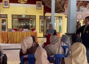 Wujudkan SDGs, Tim PKM Ilmu Ekonomi FEB UB Lakukan FGD Pengelolaan Sampah Desa Sengguruh