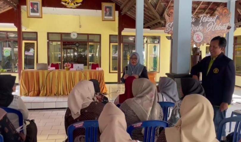 Wujudkan SDGs, Tim PKM Ilmu Ekonomi FEB UB Lakukan FGD Pengelolaan Sampah Desa Sengguruh