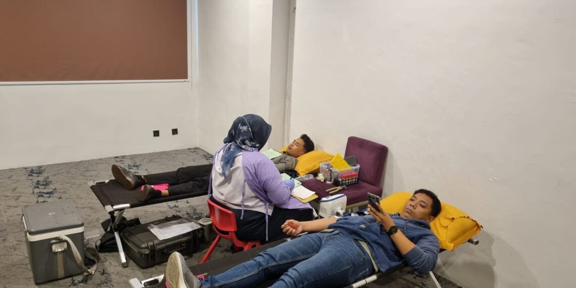 Bantu Stok Darah, Rayz UMM Hotel Gelar Donor Darah dan Cek Kesehatan Gratis