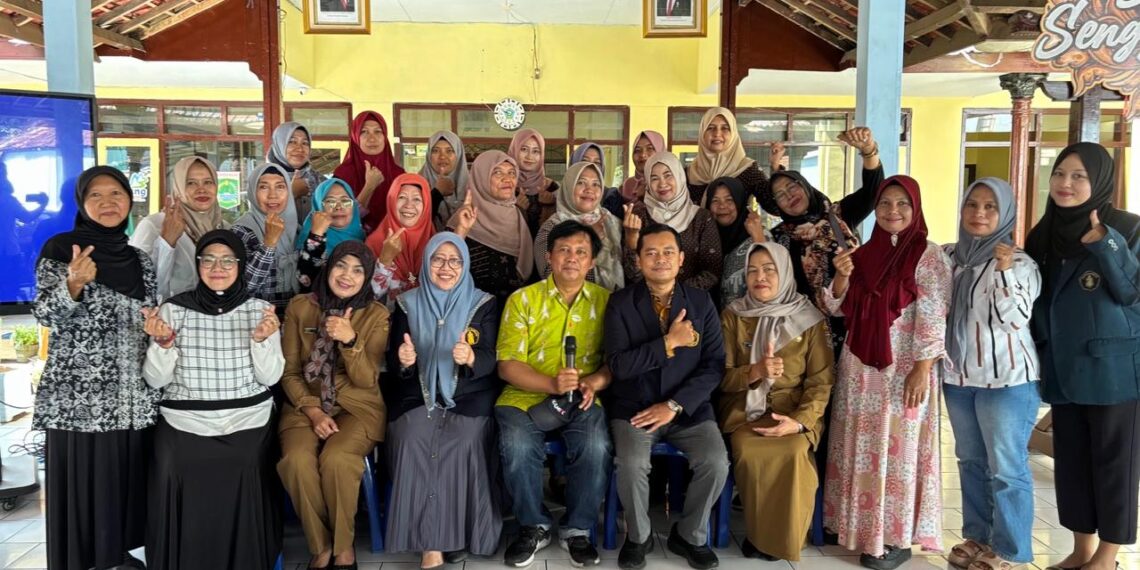 Optimalkan Digitaliasi, Dosen Departemen Ilmu Ekonomi FEB UB Asah SDM Desa Wisata Sengguruh