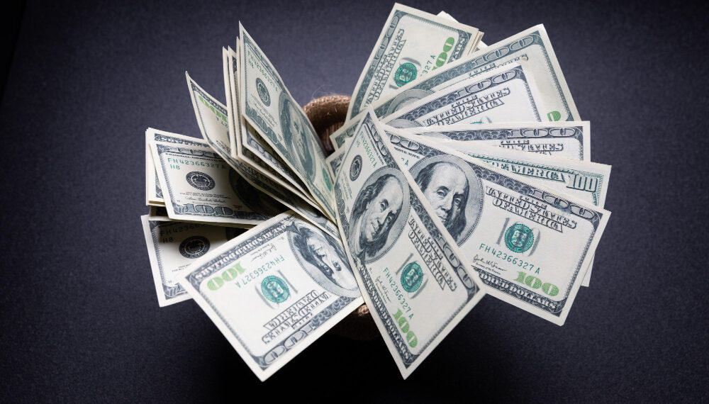 Ambang Kekayaan untuk Masuk 10% Orang Terkaya di AS