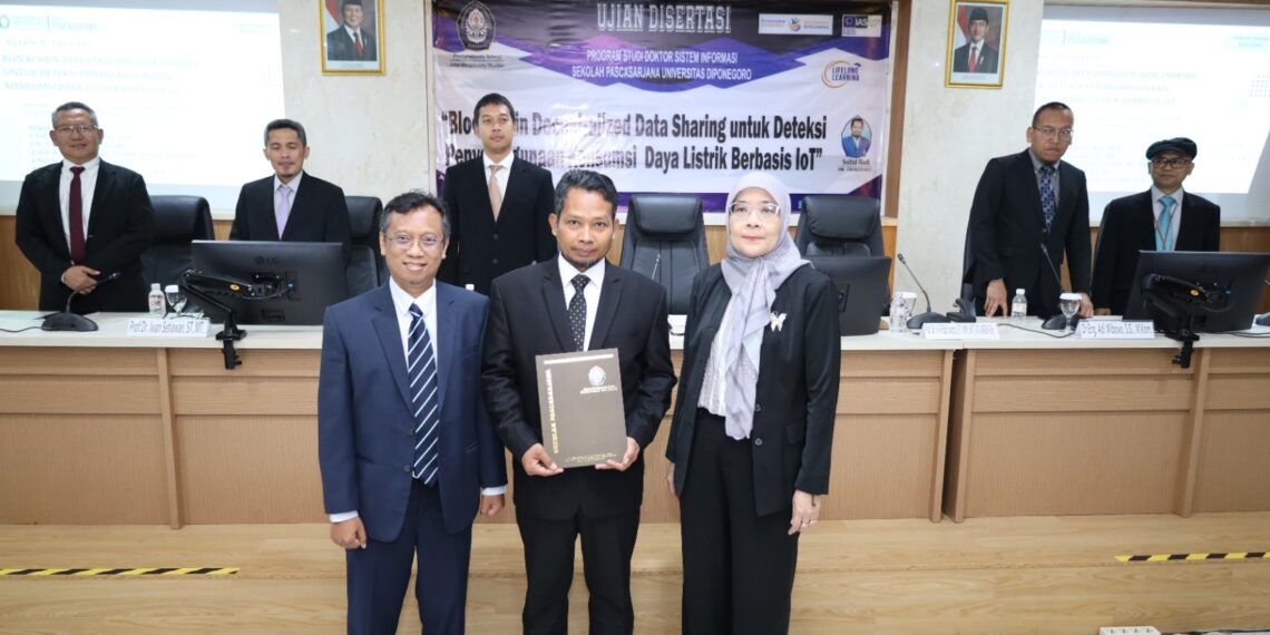 IoT dan Blockchain untuk Data Listrik antar Direktur USM TV Raih Doktor di Undip
