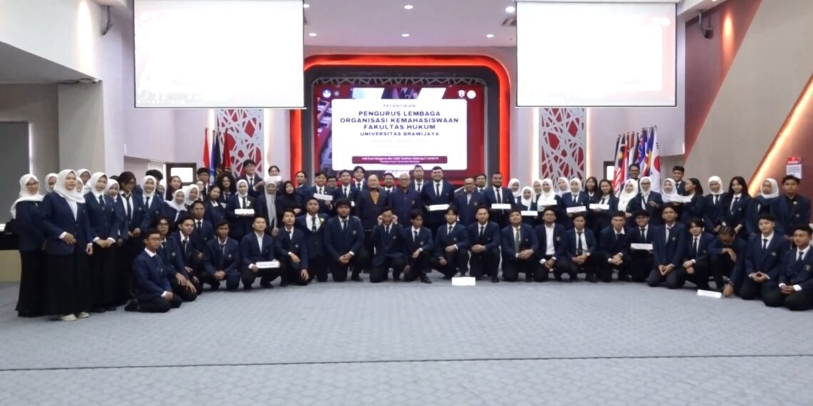 Pelantikan Ormawa FH UB Teguhkan Spirit Mahasiswa