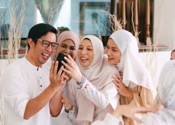 Tradisi Silaturahmi Lebaran Beradaptasi di Era Digital