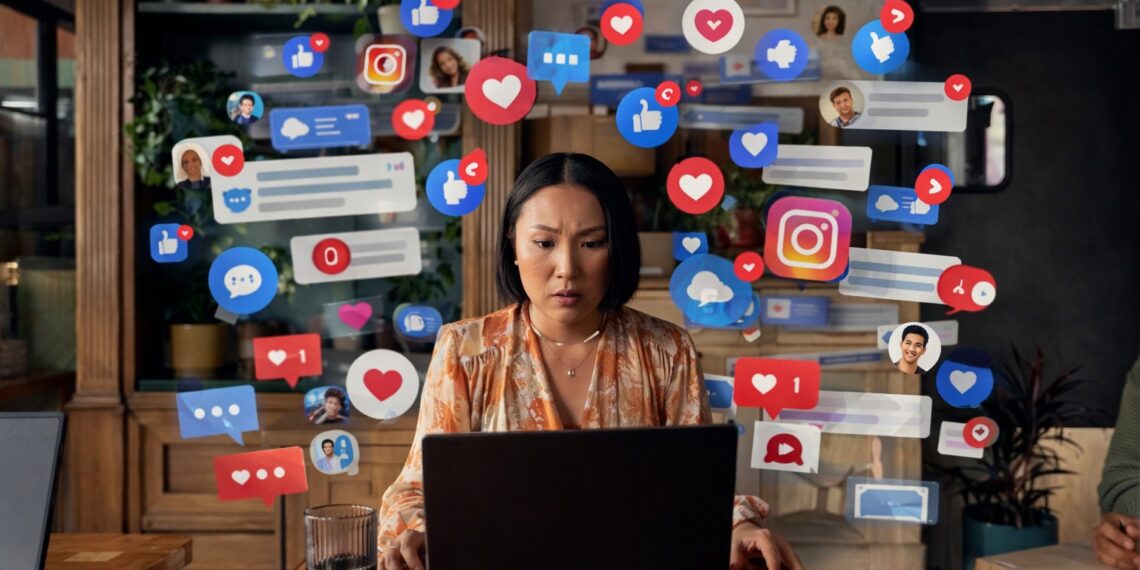 Menjaga Batas di Riuh Media Sosial