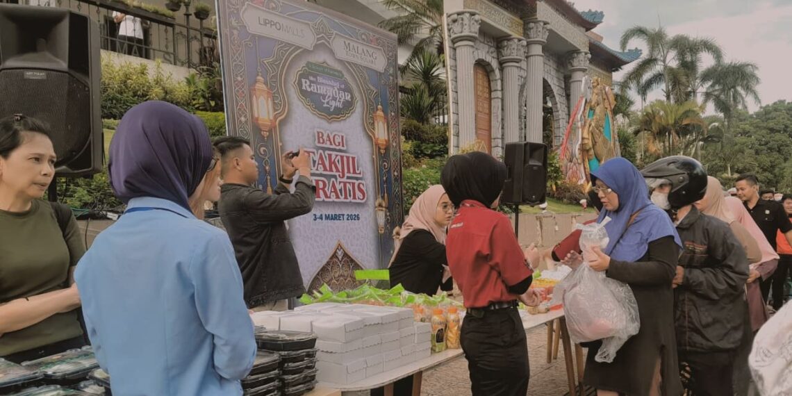 Antusias Warga dan Pengunjung Sambut Takjil Gratis Matos