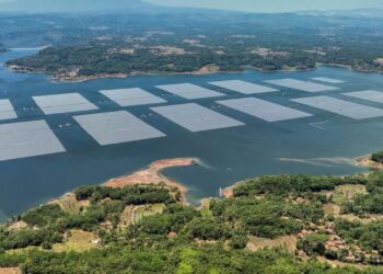 PLN Genjot 21 Proyek Surya, Target Pangkas Impor BBM