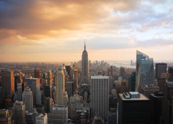 Diterpa Tekanan Global, Ekonomi RI Masih Tahan Banting