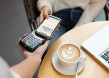 Warga Indonesia Makin Gemar Ngutang, Nilai Transaksi Paylater Melonjak 86,7 Persen 