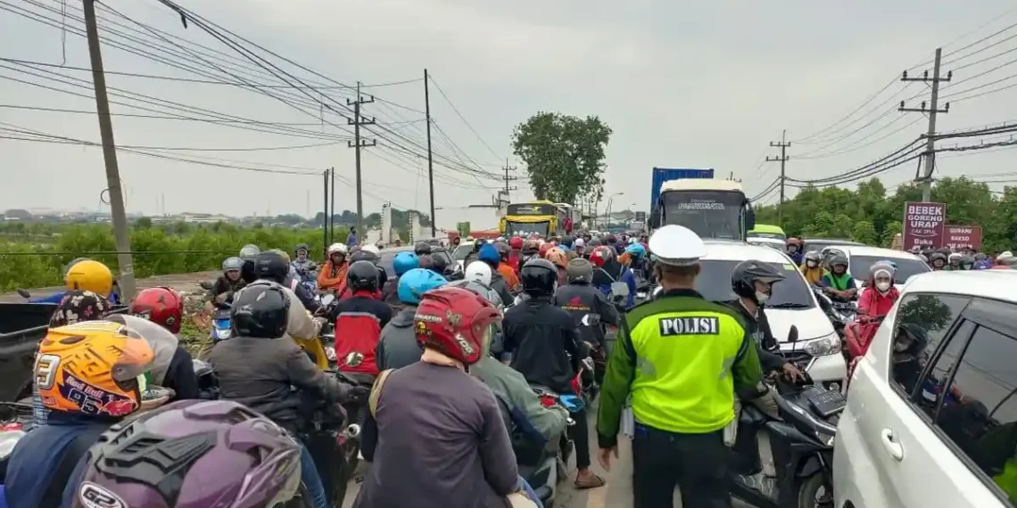 WFH Swasta-BUMN Tanpa Potong Gaji, Ini Aturannya