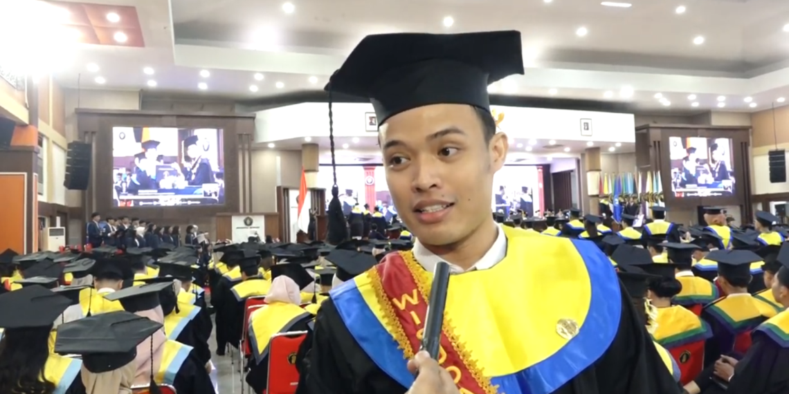 Wisudawan Terbaik UB, Kembangkan Alat Deteksi Jantung Mandiri