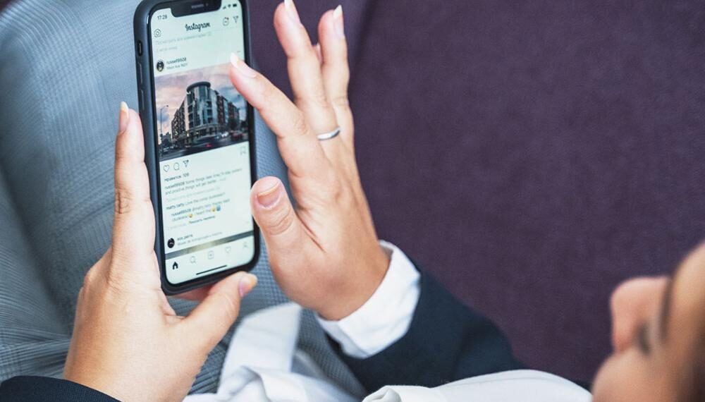 Krisis Berpikir di Era Digital: Ketika Narasi Kalah dengan Komentar