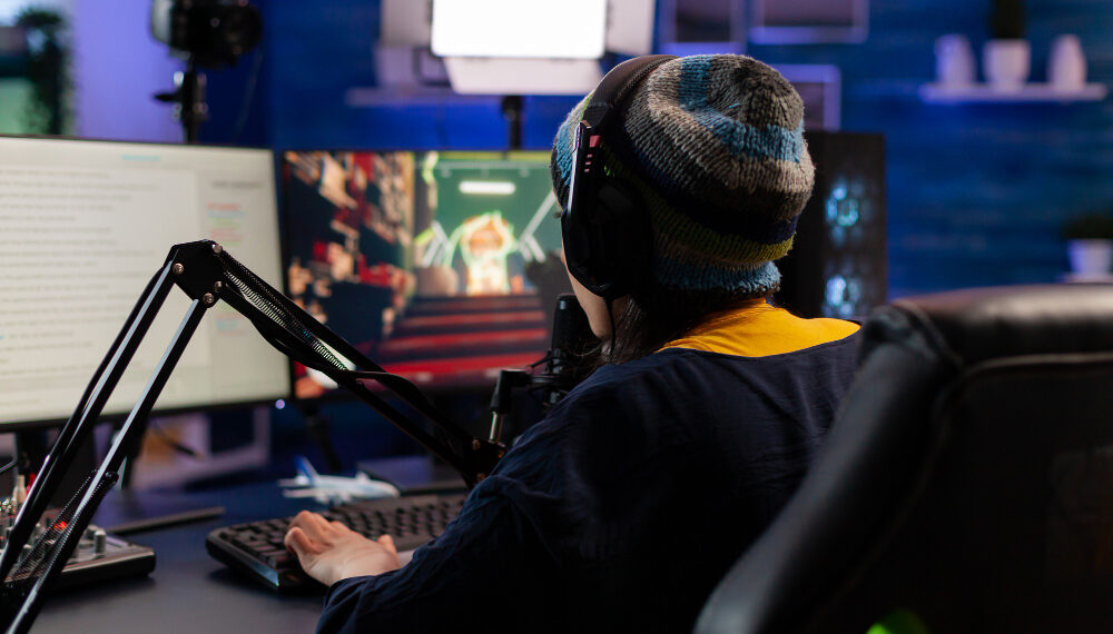 Profesi Game Moderator: Karier Unik di Dunia Game Online Modern