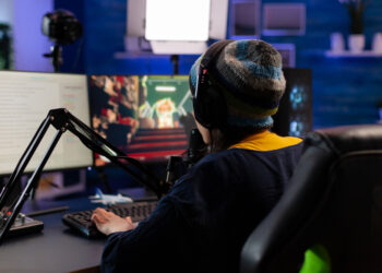 Profesi Game Moderator: Karier Unik di Dunia Game Online Modern
