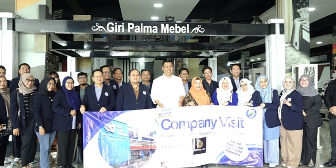 Mahasiswa PDIM FEB UM Pelajari Strategi UMKM Ekspor di Giri Palma